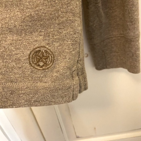 Banana Republic Men's Henley in Oatmeal - Picture 6 of 10